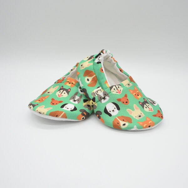 Zapatitos Perrito Fondo Verde - Imagen 2